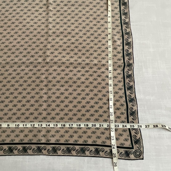 Vintage Jaeger Silk Geometric Print Beige Black Scarf 25”x26” Made in Italy - Picture 8 of 11
